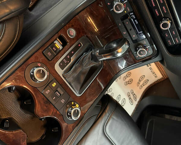 Коричневый Фольксваген Туарег, объемом двигателя 2.97 л и пробегом 300 тыс. км за 21300 $, фото 21 на Automoto.ua