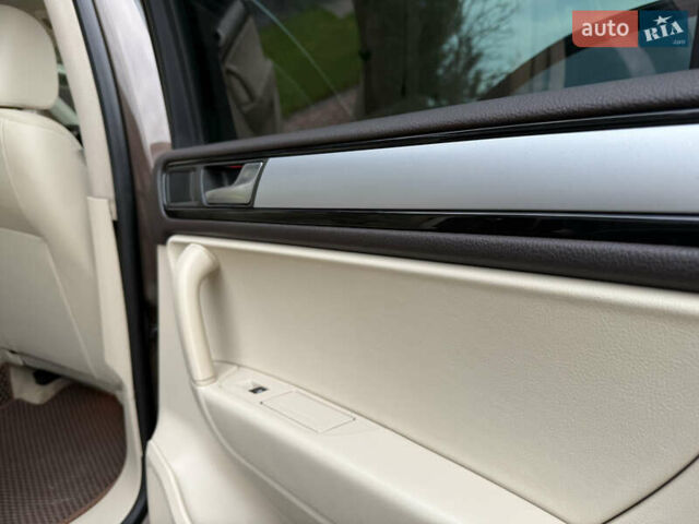 Коричневый Фольксваген Туарег, объемом двигателя 2.97 л и пробегом 239 тыс. км за 17500 $, фото 67 на Automoto.ua