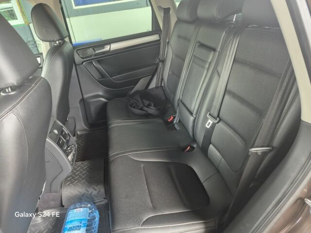 Коричневый Фольксваген Туарег, объемом двигателя 3 л и пробегом 265 тыс. км за 20000 $, фото 7 на Automoto.ua