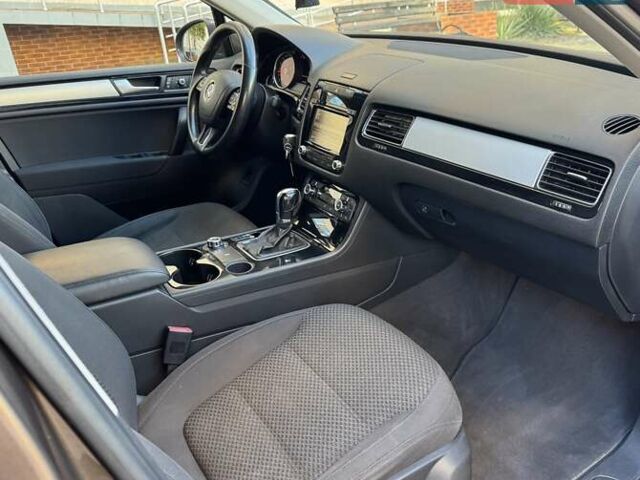 Коричневый Фольксваген Туарег, объемом двигателя 2.97 л и пробегом 208 тыс. км за 19800 $, фото 16 на Automoto.ua