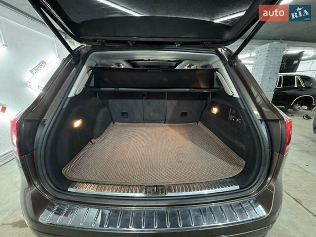 Коричневый Фольксваген Туарег, объемом двигателя 2.97 л и пробегом 300 тыс. км за 21300 $, фото 28 на Automoto.ua