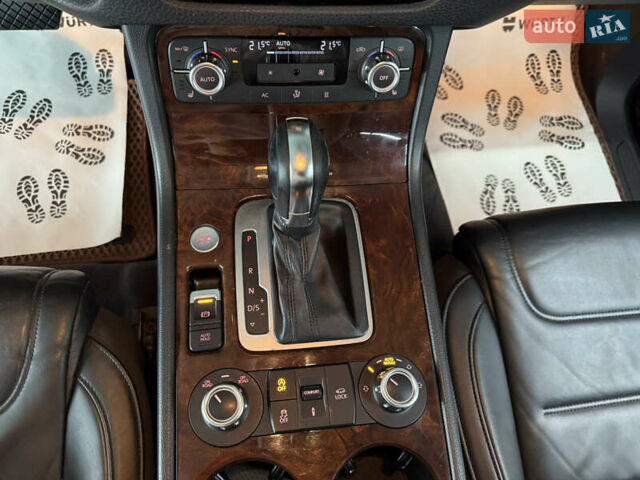 Коричневый Фольксваген Туарег, объемом двигателя 2.97 л и пробегом 300 тыс. км за 21300 $, фото 20 на Automoto.ua