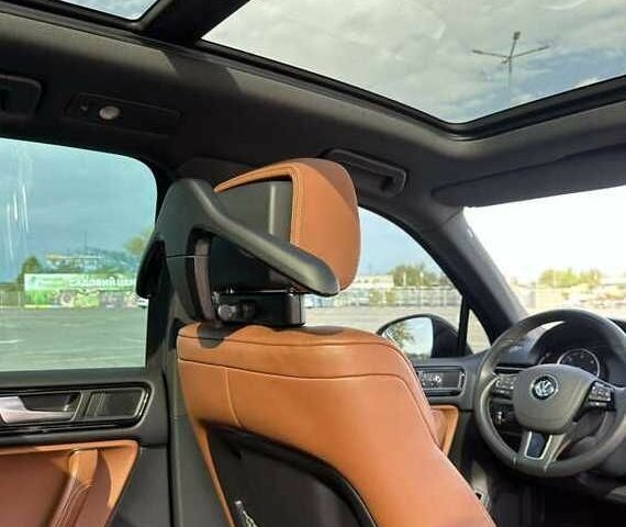 Коричневый Фольксваген Туарег, объемом двигателя 3 л и пробегом 80 тыс. км за 17500 $, фото 6 на Automoto.ua