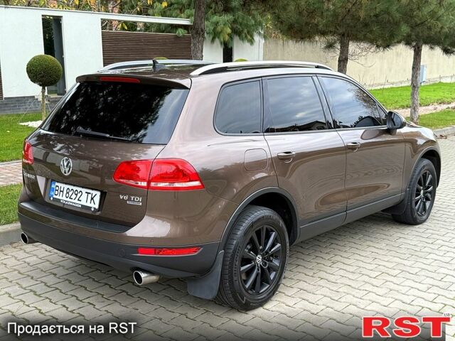 Коричневый Фольксваген Туарег, объемом двигателя 3 л и пробегом 200 тыс. км за 17500 $, фото 5 на Automoto.ua