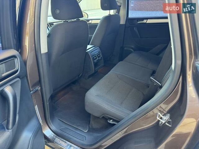 Коричневый Фольксваген Туарег, объемом двигателя 2.97 л и пробегом 208 тыс. км за 19800 $, фото 23 на Automoto.ua