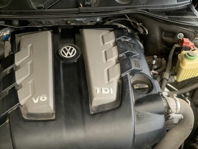 Коричневый Фольксваген Туарег, объемом двигателя 3 л и пробегом 106 тыс. км за 23000 $, фото 19 на Automoto.ua