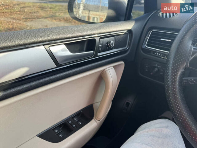 Коричневый Фольксваген Туарег, объемом двигателя 2.97 л и пробегом 273 тыс. км за 20000 $, фото 45 на Automoto.ua