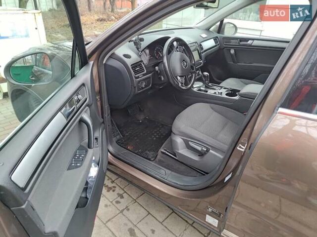 Коричневый Фольксваген Туарег, объемом двигателя 2.97 л и пробегом 225 тыс. км за 20000 $, фото 8 на Automoto.ua