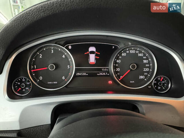 Коричневый Фольксваген Туарег, объемом двигателя 2.97 л и пробегом 300 тыс. км за 21300 $, фото 18 на Automoto.ua