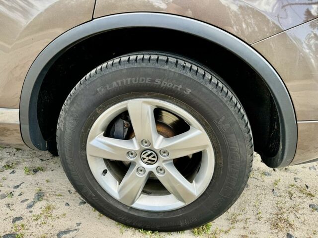 Коричневый Фольксваген Туарег, объемом двигателя 3 л и пробегом 330 тыс. км за 17500 $, фото 11 на Automoto.ua