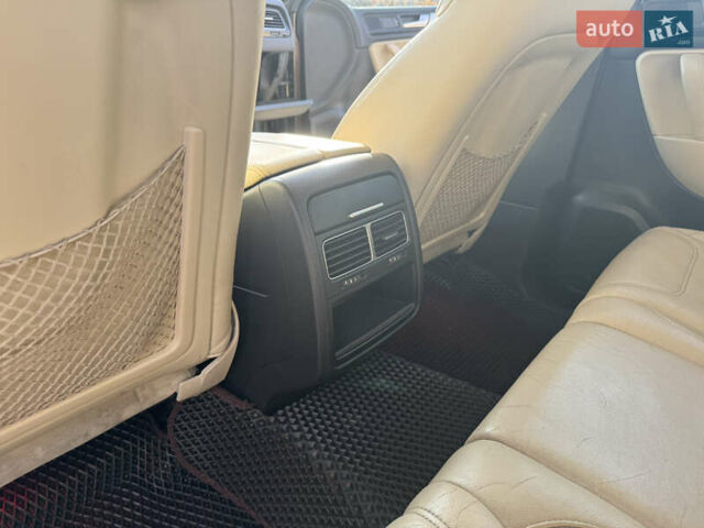 Коричневый Фольксваген Туарег, объемом двигателя 2.97 л и пробегом 273 тыс. км за 20000 $, фото 40 на Automoto.ua