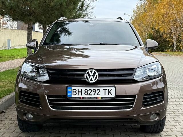 Коричневый Фольксваген Туарег, объемом двигателя 3 л и пробегом 200 тыс. км за 17500 $, фото 1 на Automoto.ua