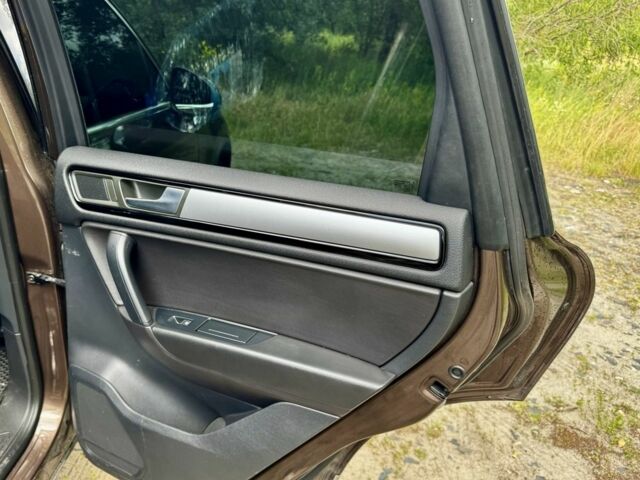 Коричневый Фольксваген Туарег, объемом двигателя 3 л и пробегом 330 тыс. км за 17500 $, фото 16 на Automoto.ua