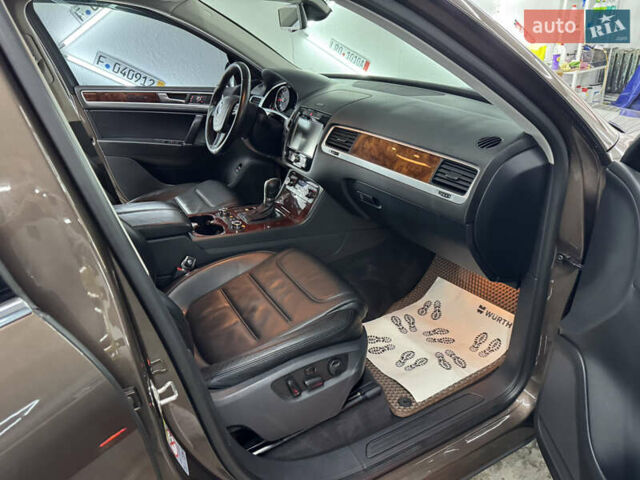 Коричневый Фольксваген Туарег, объемом двигателя 2.97 л и пробегом 300 тыс. км за 21300 $, фото 33 на Automoto.ua