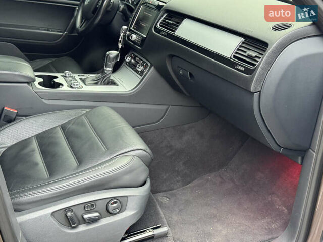 Коричневый Фольксваген Туарег, объемом двигателя 2.97 л и пробегом 280 тыс. км за 19900 $, фото 11 на Automoto.ua