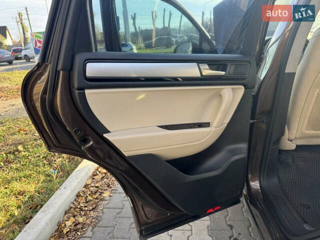 Коричневый Фольксваген Туарег, объемом двигателя 2.97 л и пробегом 273 тыс. км за 20000 $, фото 19 на Automoto.ua