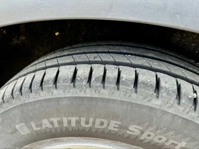 Коричневый Фольксваген Туарег, объемом двигателя 3 л и пробегом 330 тыс. км за 17500 $, фото 10 на Automoto.ua