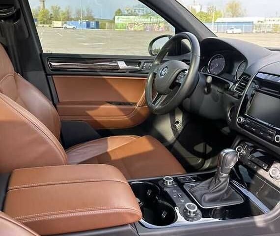 Коричневый Фольксваген Туарег, объемом двигателя 3 л и пробегом 80 тыс. км за 17500 $, фото 11 на Automoto.ua