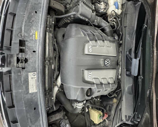 Коричневый Фольксваген Туарег, объемом двигателя 2.97 л и пробегом 300 тыс. км за 21300 $, фото 60 на Automoto.ua