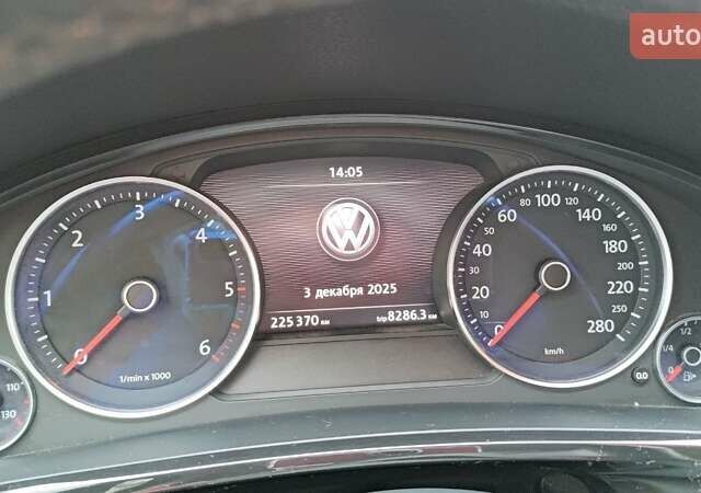 Коричневый Фольксваген Туарег, объемом двигателя 2.97 л и пробегом 225 тыс. км за 20000 $, фото 11 на Automoto.ua