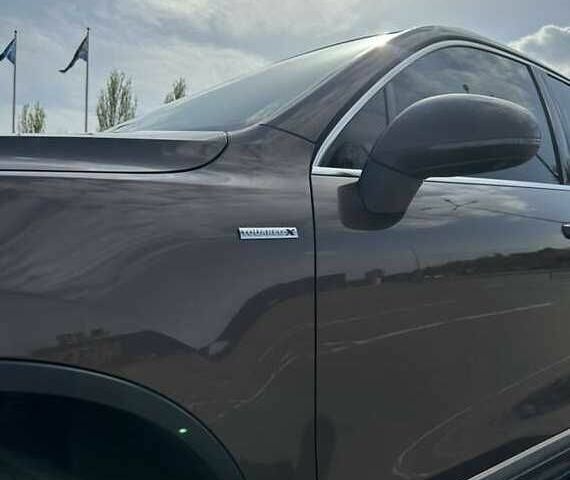 Коричневый Фольксваген Туарег, объемом двигателя 3 л и пробегом 80 тыс. км за 17500 $, фото 4 на Automoto.ua