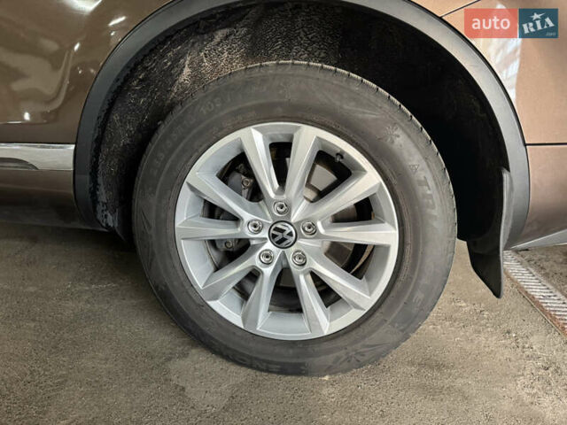 Коричневый Фольксваген Туарег, объемом двигателя 2.97 л и пробегом 273 тыс. км за 20000 $, фото 49 на Automoto.ua