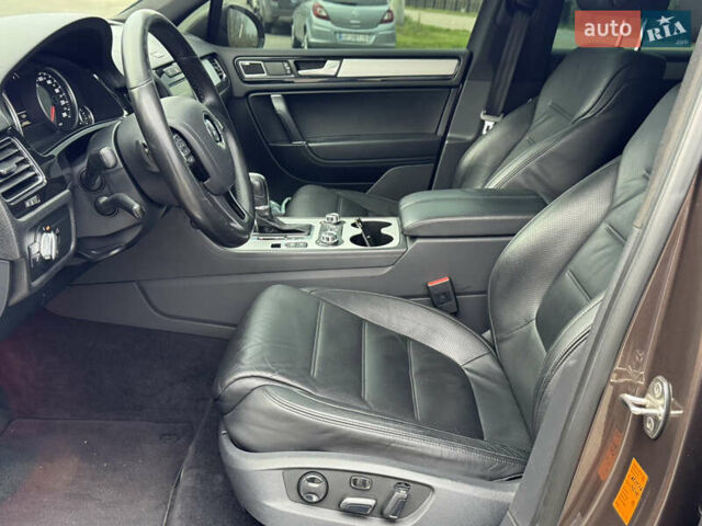 Коричневый Фольксваген Туарег, объемом двигателя 2.97 л и пробегом 280 тыс. км за 19900 $, фото 12 на Automoto.ua