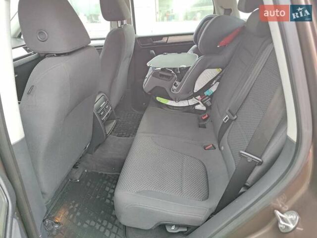 Коричневый Фольксваген Туарег, объемом двигателя 2.97 л и пробегом 225 тыс. км за 20000 $, фото 10 на Automoto.ua