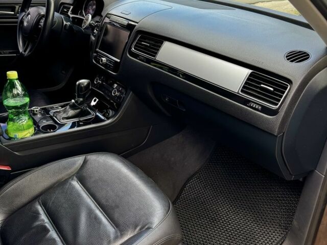 Коричневый Фольксваген Туарег, объемом двигателя 3 л и пробегом 330 тыс. км за 17500 $, фото 15 на Automoto.ua