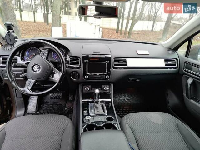 Коричневый Фольксваген Туарег, объемом двигателя 2.97 л и пробегом 225 тыс. км за 20000 $, фото 9 на Automoto.ua