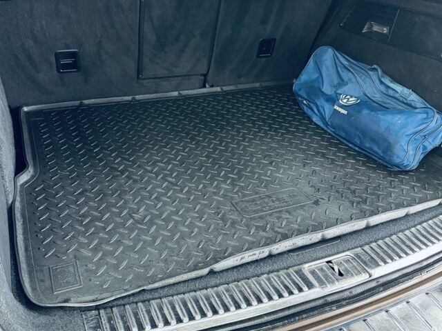 Коричневый Фольксваген Туарег, объемом двигателя 3 л и пробегом 217 тыс. км за 22000 $, фото 16 на Automoto.ua