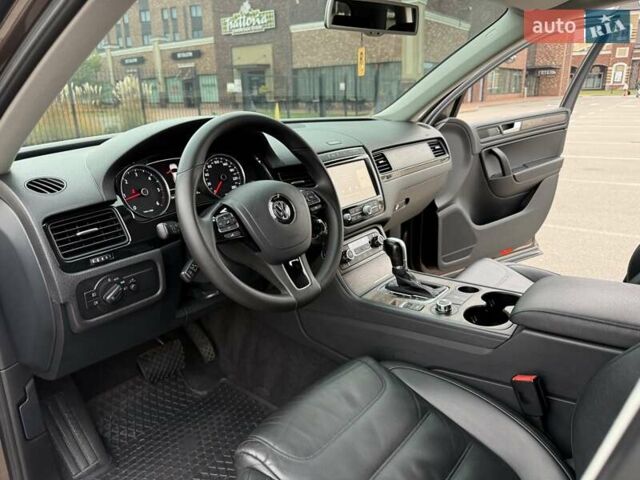 Коричневый Фольксваген Туарег, объемом двигателя 2.97 л и пробегом 144 тыс. км за 28500 $, фото 68 на Automoto.ua