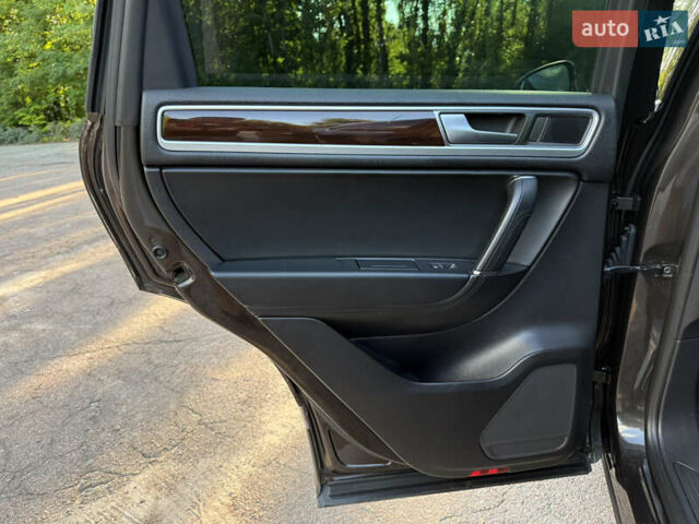 Коричневый Фольксваген Туарег, объемом двигателя 3 л и пробегом 227 тыс. км за 24450 $, фото 56 на Automoto.ua