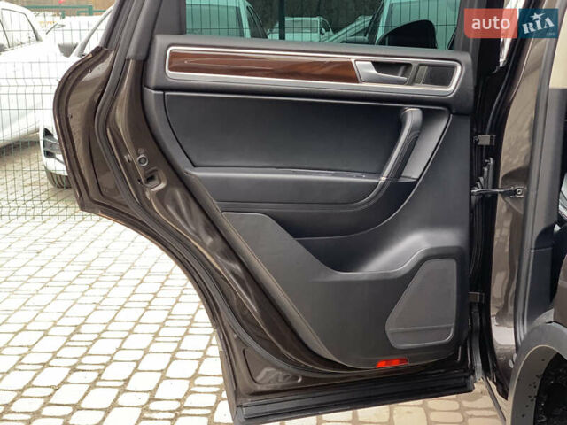 Коричневый Фольксваген Туарег, объемом двигателя 3 л и пробегом 227 тыс. км за 23855 $, фото 28 на Automoto.ua