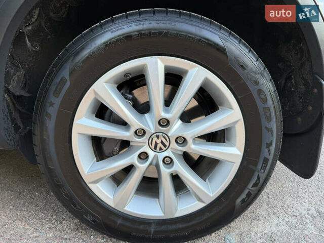 Коричневый Фольксваген Туарег, объемом двигателя 3 л и пробегом 227 тыс. км за 24450 $, фото 67 на Automoto.ua