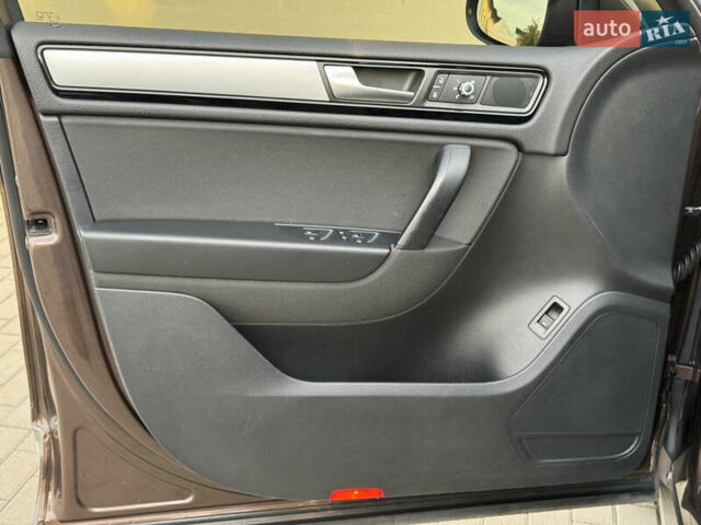 Коричневый Фольксваген Туарег, объемом двигателя 2.97 л и пробегом 292 тыс. км за 20500 $, фото 23 на Automoto.ua