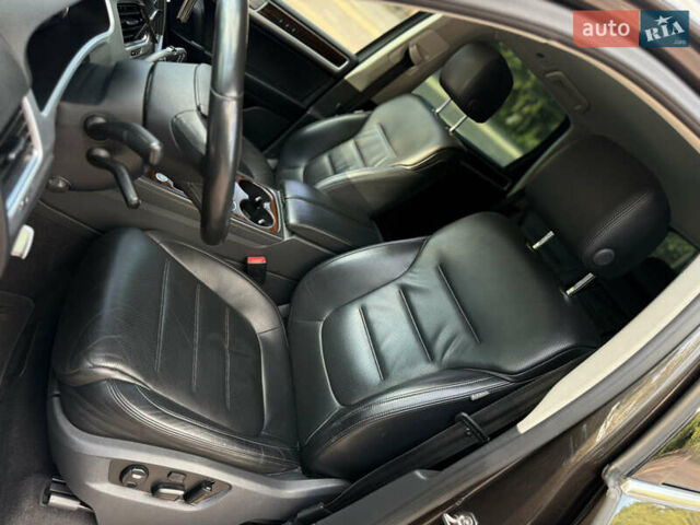 Коричневый Фольксваген Туарег, объемом двигателя 3 л и пробегом 227 тыс. км за 24450 $, фото 30 на Automoto.ua