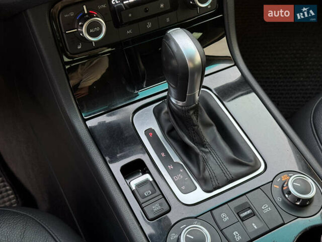 Коричневый Фольксваген Туарег, объемом двигателя 2.97 л и пробегом 292 тыс. км за 20500 $, фото 31 на Automoto.ua