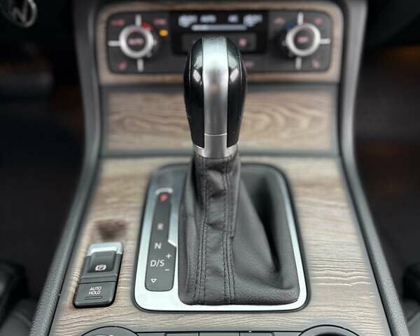 Коричневый Фольксваген Туарег, объемом двигателя 2.97 л и пробегом 144 тыс. км за 28500 $, фото 92 на Automoto.ua