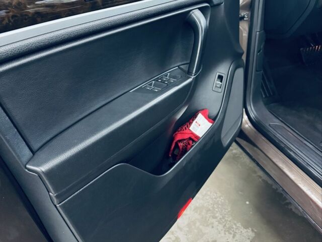 Коричневый Фольксваген Туарег, объемом двигателя 3 л и пробегом 217 тыс. км за 22000 $, фото 12 на Automoto.ua