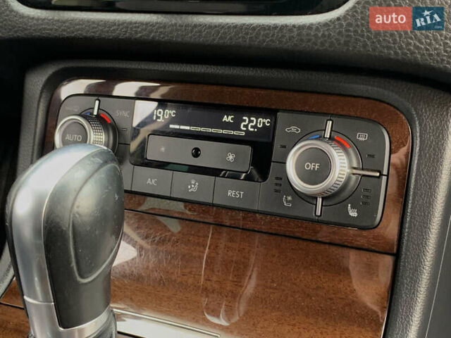 Коричневый Фольксваген Туарег, объемом двигателя 3 л и пробегом 227 тыс. км за 23855 $, фото 43 на Automoto.ua