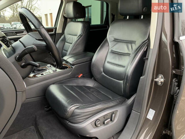 Коричневый Фольксваген Туарег, объемом двигателя 3 л и пробегом 227 тыс. км за 23855 $, фото 27 на Automoto.ua