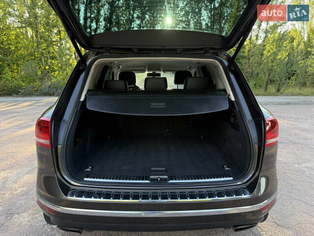 Коричневый Фольксваген Туарег, объемом двигателя 3 л и пробегом 227 тыс. км за 24450 $, фото 62 на Automoto.ua