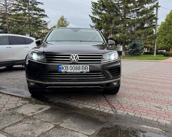 Коричневий Фольксваген Туарег, об'ємом двигуна 3.6 л та пробігом 253 тис. км за 20700 $, фото 2 на Automoto.ua