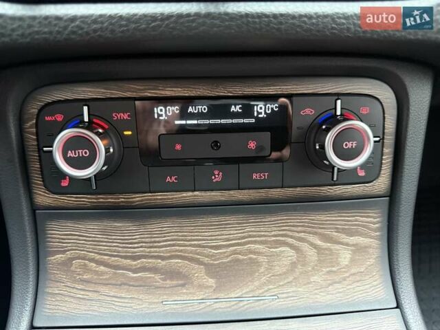 Коричневый Фольксваген Туарег, объемом двигателя 2.97 л и пробегом 144 тыс. км за 28500 $, фото 118 на Automoto.ua