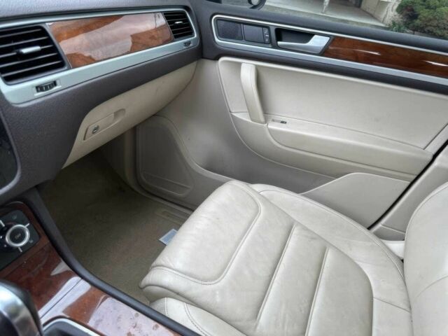 Коричневый Фольксваген Туарег, объемом двигателя 3.6 л и пробегом 82 тыс. км за 14600 $, фото 6 на Automoto.ua