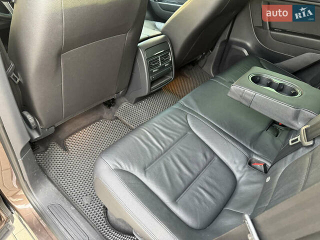 Коричневый Фольксваген Туарег, объемом двигателя 2.97 л и пробегом 292 тыс. км за 20500 $, фото 38 на Automoto.ua