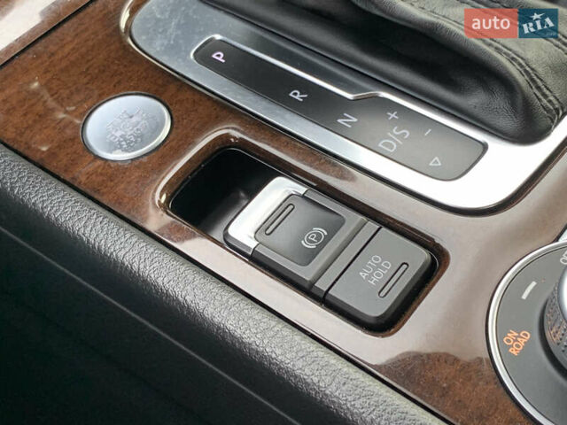 Коричневый Фольксваген Туарег, объемом двигателя 3 л и пробегом 227 тыс. км за 23855 $, фото 60 на Automoto.ua