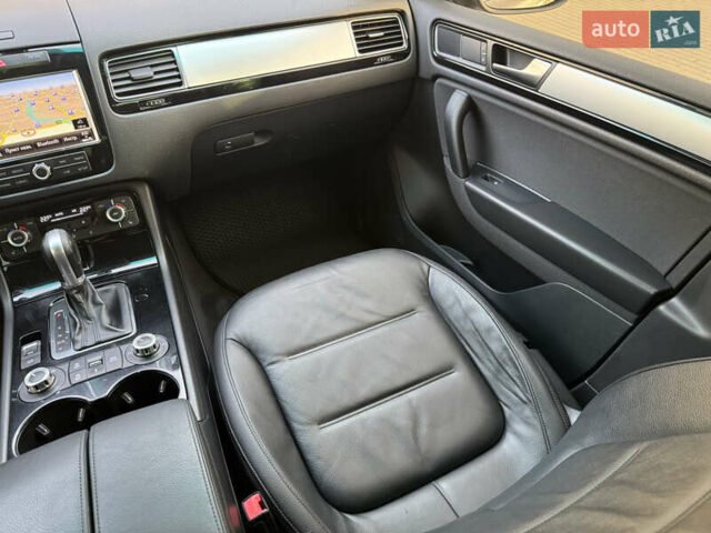 Коричневый Фольксваген Туарег, объемом двигателя 2.97 л и пробегом 292 тыс. км за 20500 $, фото 21 на Automoto.ua