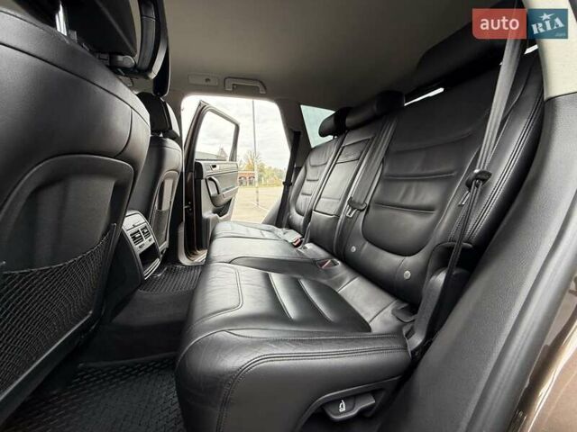 Коричневый Фольксваген Туарег, объемом двигателя 2.97 л и пробегом 144 тыс. км за 28500 $, фото 79 на Automoto.ua